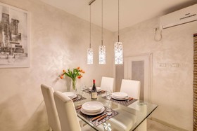 Tritone Top House