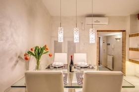 Tritone Top House