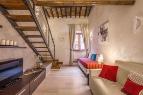Tritone Top House