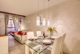 Tritone Top House