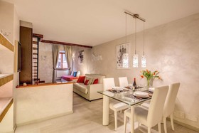 Tritone Top House