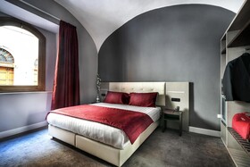 Varese Hotel