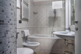 Varese Hotel