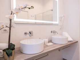 Vatican Palace Suites By Premium Suites Collection