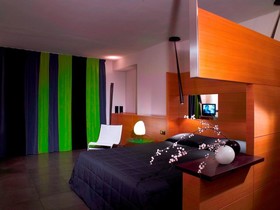 Hotel Zone