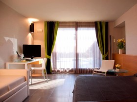 Hotel Zone