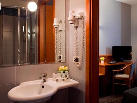 Hotel Zone