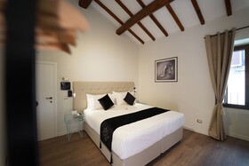 Soho Piaggiarelle By Dasso