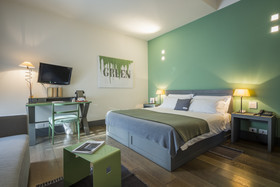 Gombit Hotel