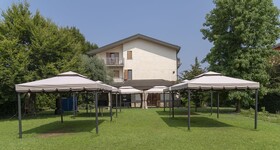 Villa & Garden