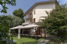 Villa & Garden
