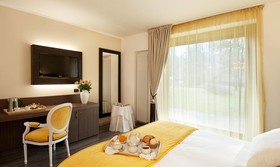 Bed & Garden