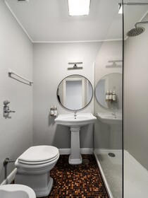 Adore Rooms & Apartments