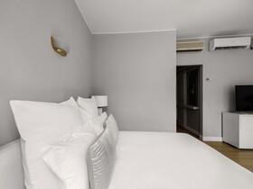 Adore Rooms & Apartments