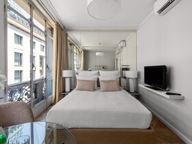 Adore Rooms & Apartments