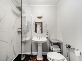 Adore Rooms & Apartments