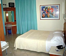 Hotel 2000