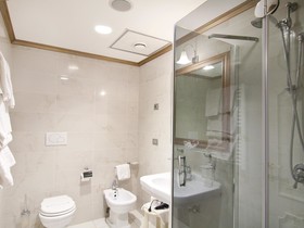 Puccini Hotel Milan, Tapestry Collection by Hilton