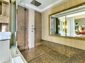 Silver Hotel & Motel