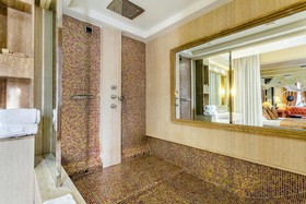 Silver Hotel & Motel