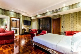 Silver Hotel & Motel