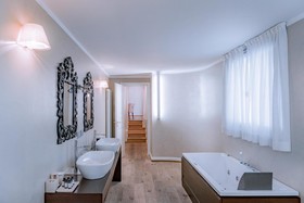Townhouse 33 Boutique Hotel