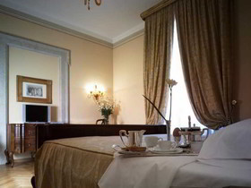 Villa Fenaroli Palace