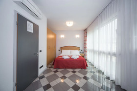 Piazzi House Residence