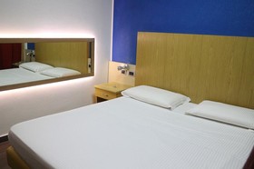 Orange Motel
