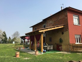 La Rosa Tra Le Vigne