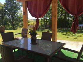 La Rosa Tra Le Vigne