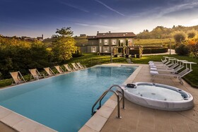 Casale Dell'acero Rosso 10 Emma Villas