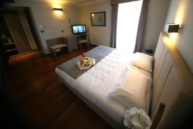 Jet Hotel