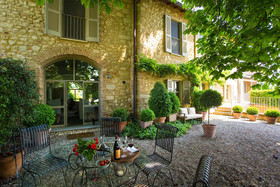 Villa Truffle