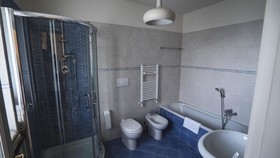Resort Limax Acis