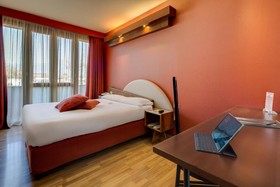 La Villa, Sure Hotel Collection by Best Western