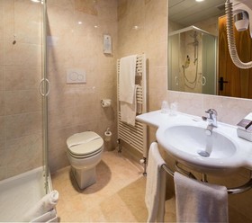La Villa, Sure Hotel Collection by Best Western