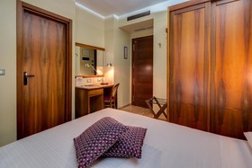 La Villa, Sure Hotel Collection by Best Western