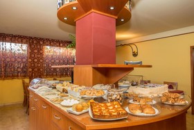 La Villa, Sure Hotel Collection by Best Western