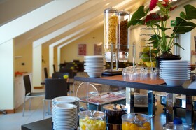 Best Western Crystal Palace Hotel