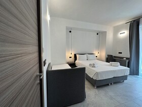 Dolmen Guest House