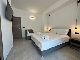 Dolmen Guest House