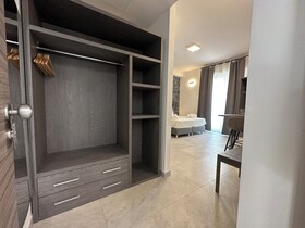 Dolmen Guest House