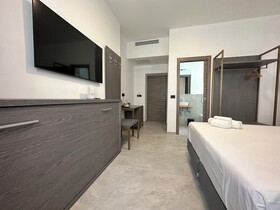 Dolmen Guest House