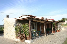 Bed and Breakfast Domo De Resteblas