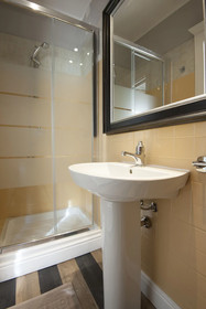 Cento Suites