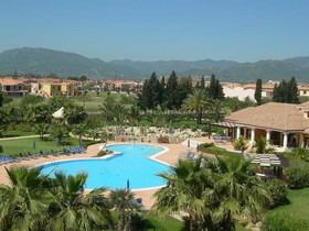 Lantana Resort Hotel & Apartments