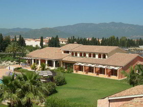 Lantana Resort Hotel & Apartments
