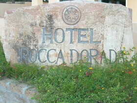 Rocca Dorada by Amareclub