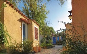 Bungalow Club Village